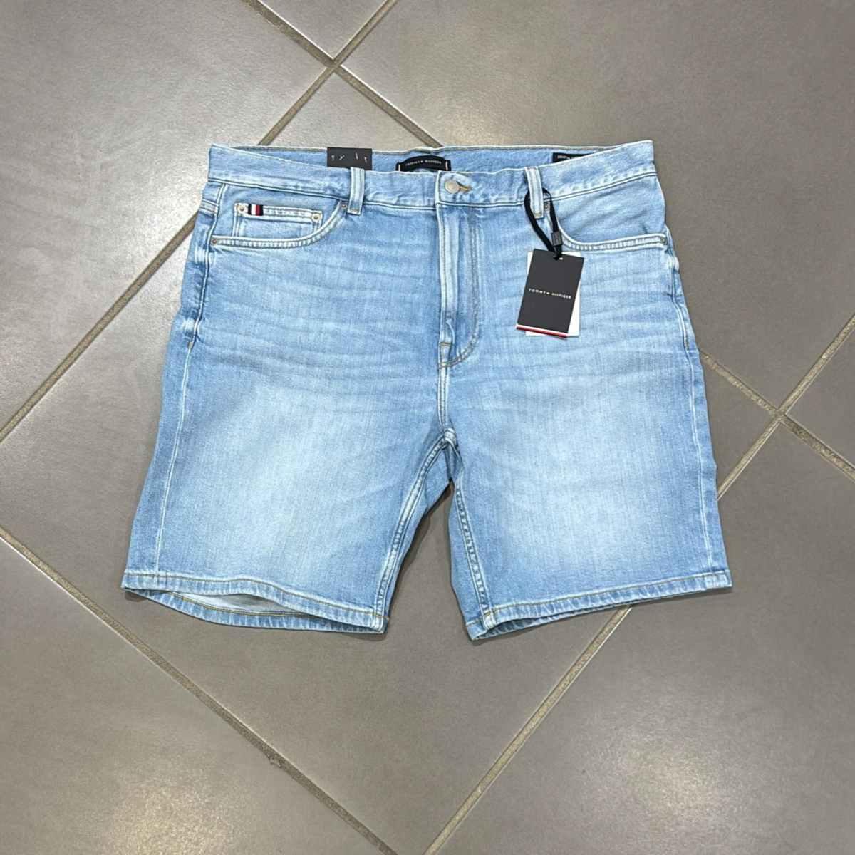 Bermuda Uomo Tommy MW42625 1AB